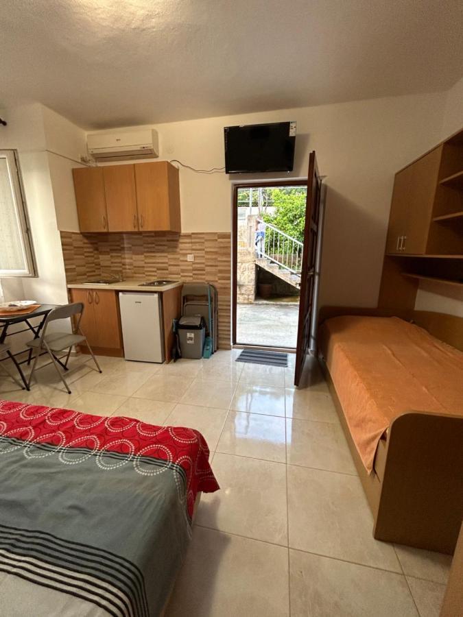 Lazarus Bigova Apartments Тиват Екстер'єр фото
