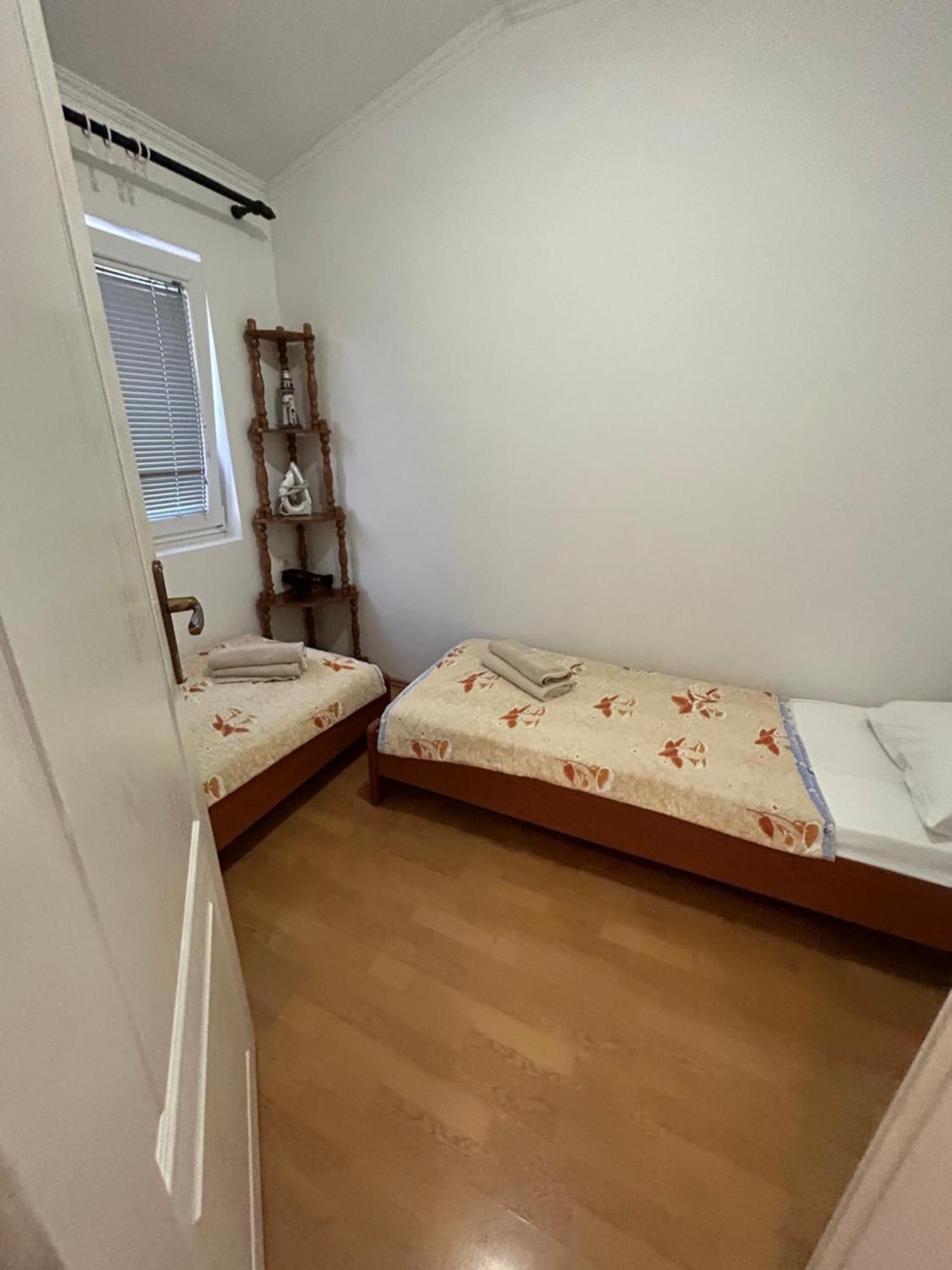 Lazarus Bigova Apartments Тиват Екстер'єр фото