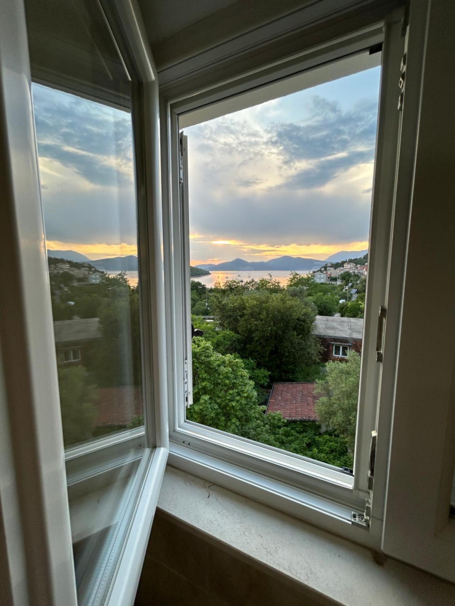 Lazarus Bigova Apartments Тиват Екстер'єр фото
